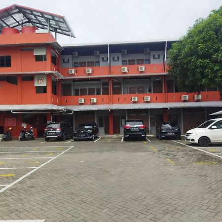 Hotel Oyo 92098 Kost Orange Syariah Makasar Zewnętrze zdjęcie