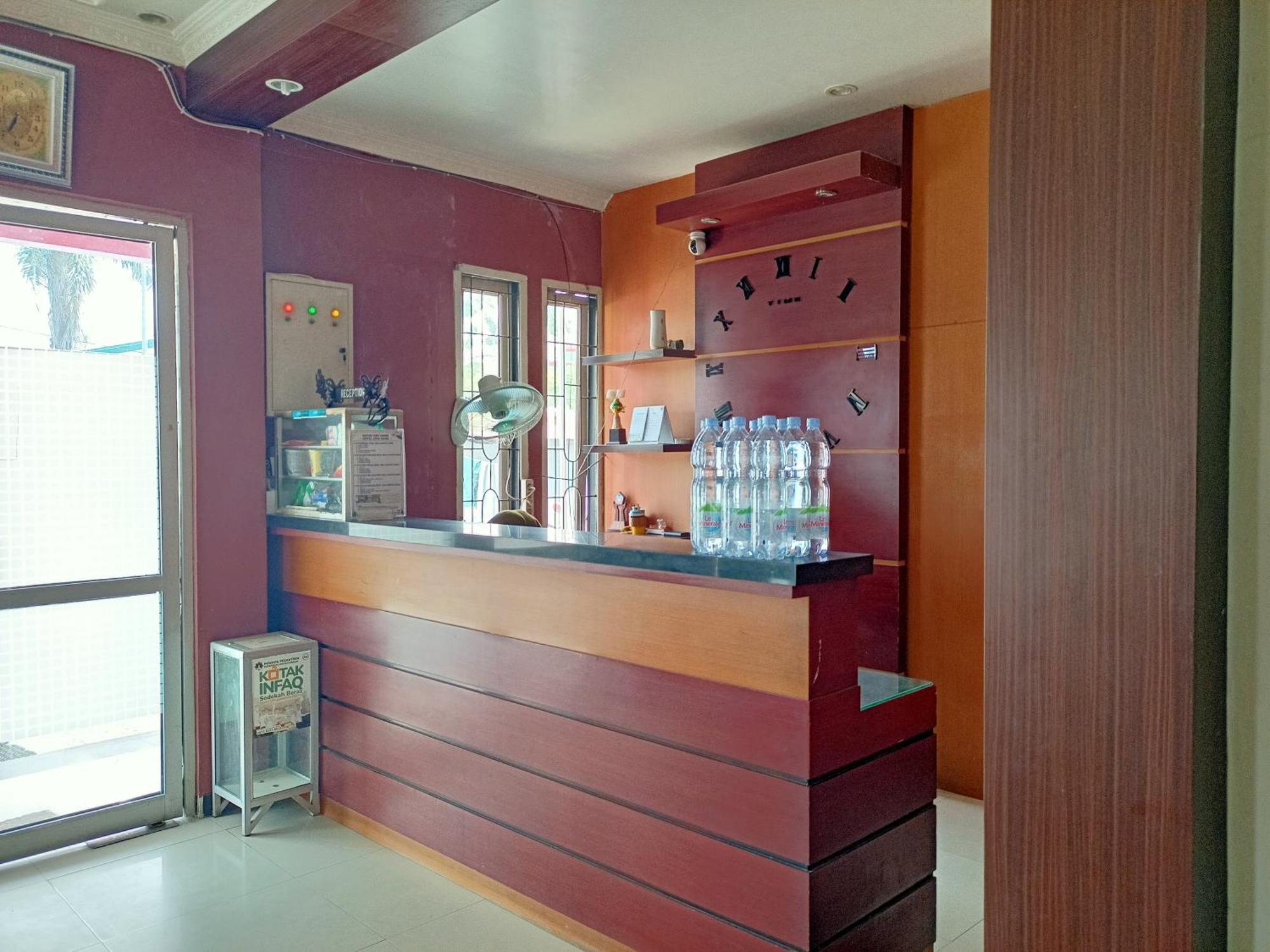 Hotel Oyo 92098 Kost Orange Syariah Makasar Zewnętrze zdjęcie