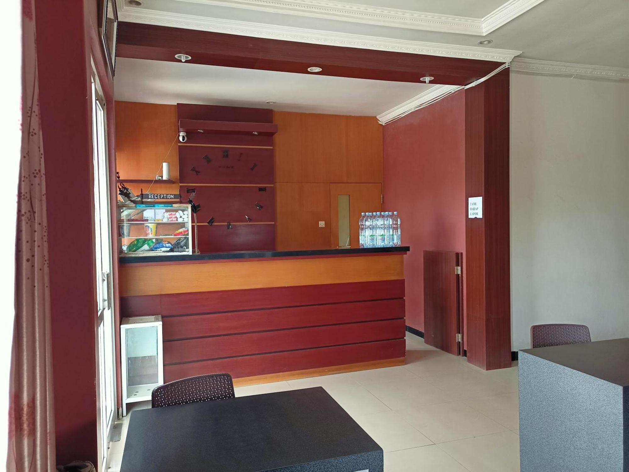 Hotel Oyo 92098 Kost Orange Syariah Makasar Zewnętrze zdjęcie