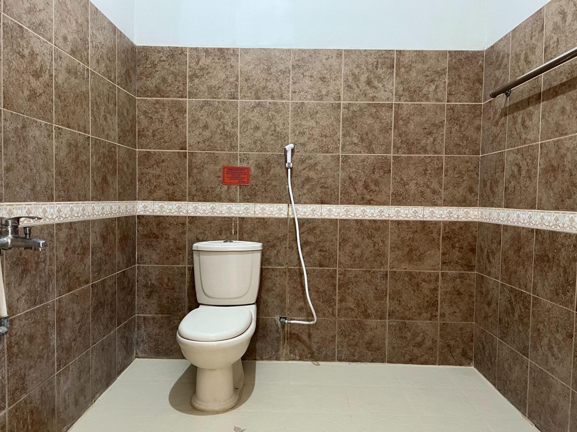 Hotel Oyo 92098 Kost Orange Syariah Makasar Zewnętrze zdjęcie