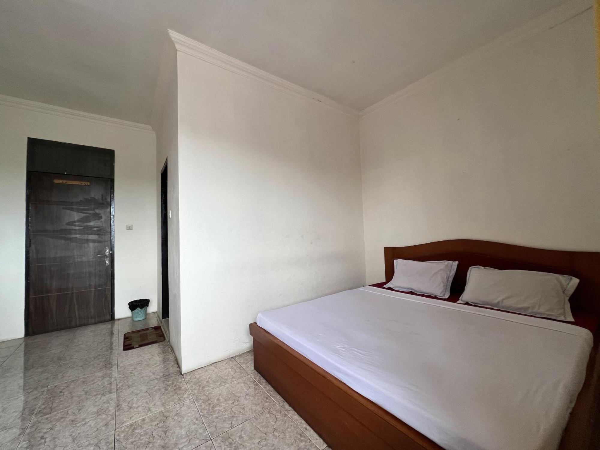 Hotel Oyo 92098 Kost Orange Syariah Makasar Zewnętrze zdjęcie